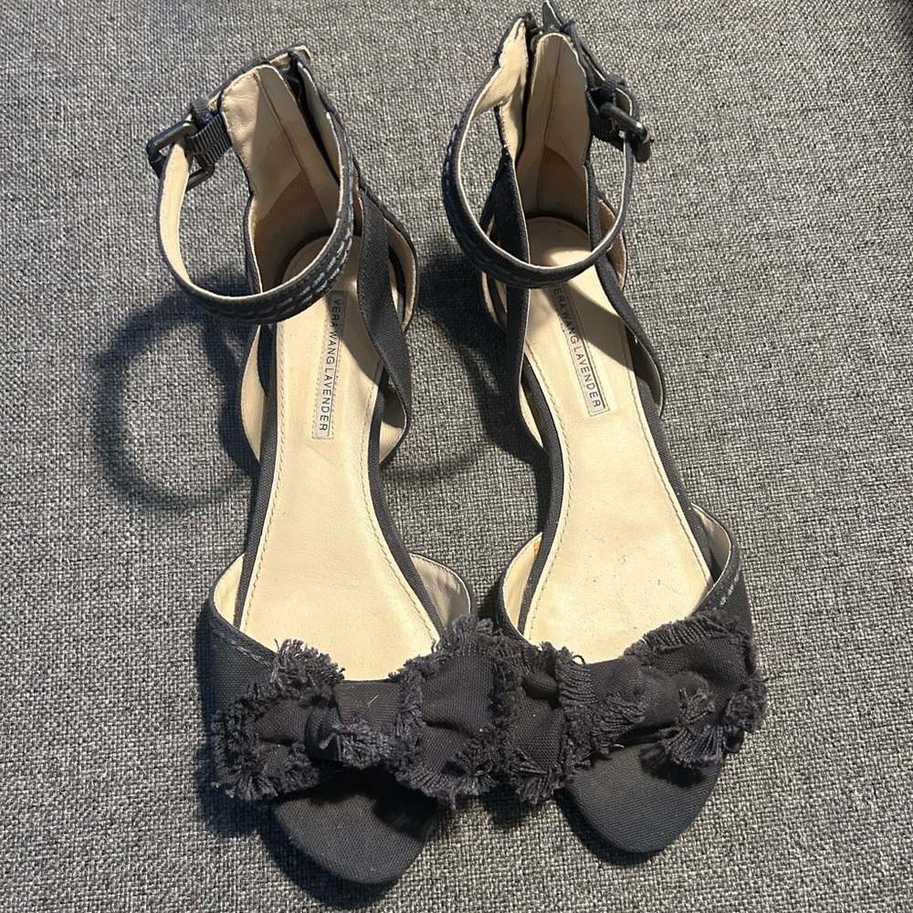 Vera Wang Lavender Womens’s ankle strap open toe sandal size 9